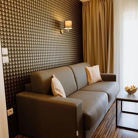 Clarion Le Parc De L'escale Hotel apartamentowy 4*