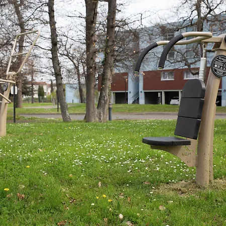 Clarion Le Parc De L'escale טולוז