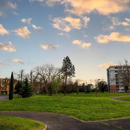 Апарт-отель Zenitude Hotel-Residences Toulouse Le Parc De L'Escale Тулуза