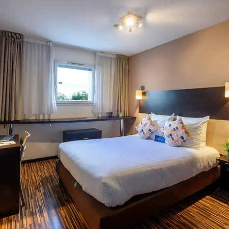 Apartahotel Zenitude Hôtel-Résidences Clarion Toulouse Le Parc de l'Escale 4*