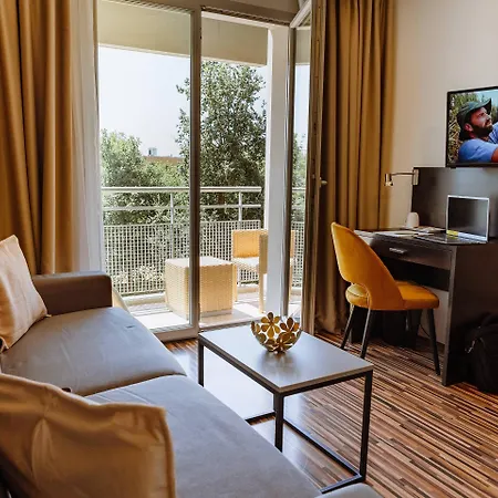 Zenitude Hôtel-Résidences Clarion Toulouse Le Parc de l'Escale Apartahotel