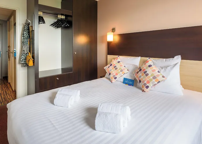 Clarion Le Parc De L'escale Hotel 4*