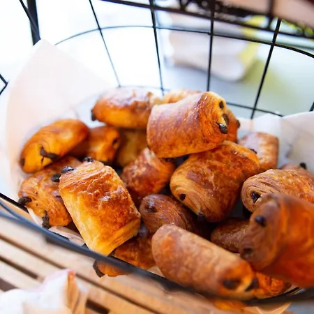 Zenitude Hôtel-résidences Le Parc De L'escale Hotel