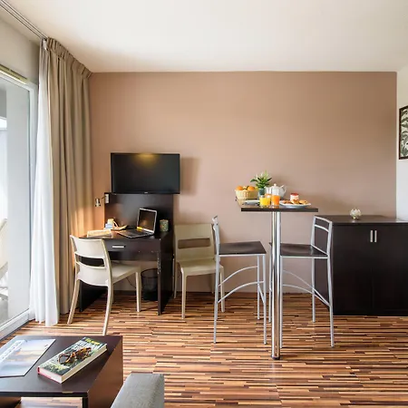 Zenitude Hôtel-résidences Le Parc De L'escale 4*