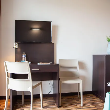 Hotel Zenitude Hôtel-résidences Le Parc De L'escale